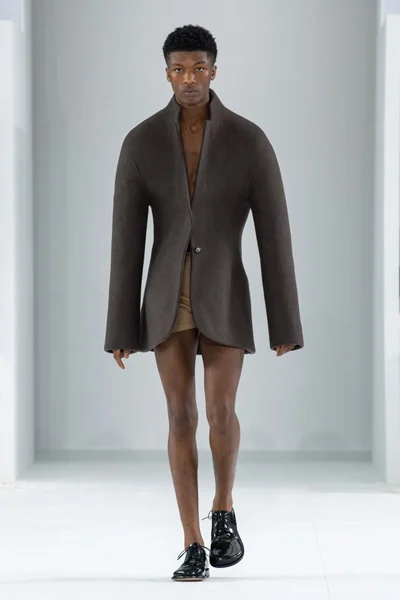 Look 37